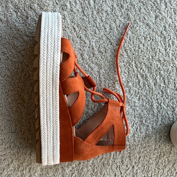 New Sorel Gladiator Sandals - Picture 5 of 8